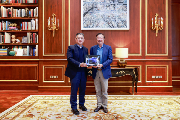 上汽集团总裁贾健旭先生拜访华为创始人任正非先生，共商尚界品牌合作再深化