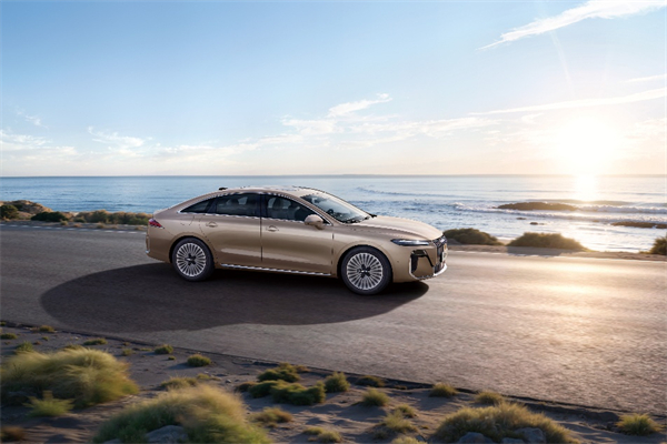 The Roewe M7 DMH Launches, Redefining the King of New Energy Era Family Sedans with a Limited-Time Price Starting at RMB 85,800