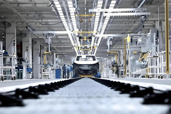 从黄浦江到全世界：上汽如何承载一座城的全球雄心？