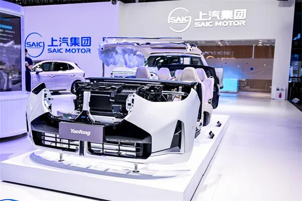 万马奔腾迎春来：上汽2025的体系破局与价值重估