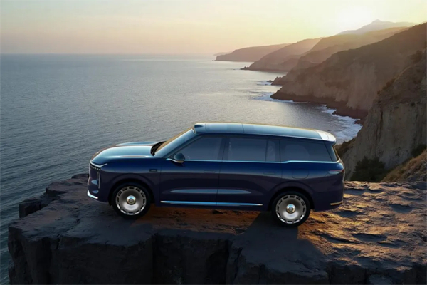 上汽集团2026新年贺词：令人刮目相看的新年活力绽放