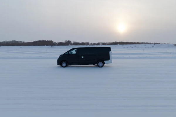装上啤酒箱爬坡，今年冬测，大通把用户“带”进了冬测场