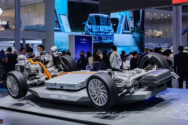 上汽集团迎开门红，1月批售32.7万辆，同比大涨23.9%