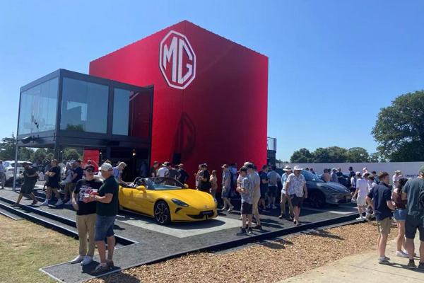 一辆好车如何开进寻常百姓家？看上汽的“解题思路”